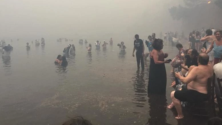 Σισμανόγλειο: Μαρτυρίες τραυματιών – Κολυμπούσα 5 ώρες, είδα μια νεκρή κοπέλα στη θάλασσα